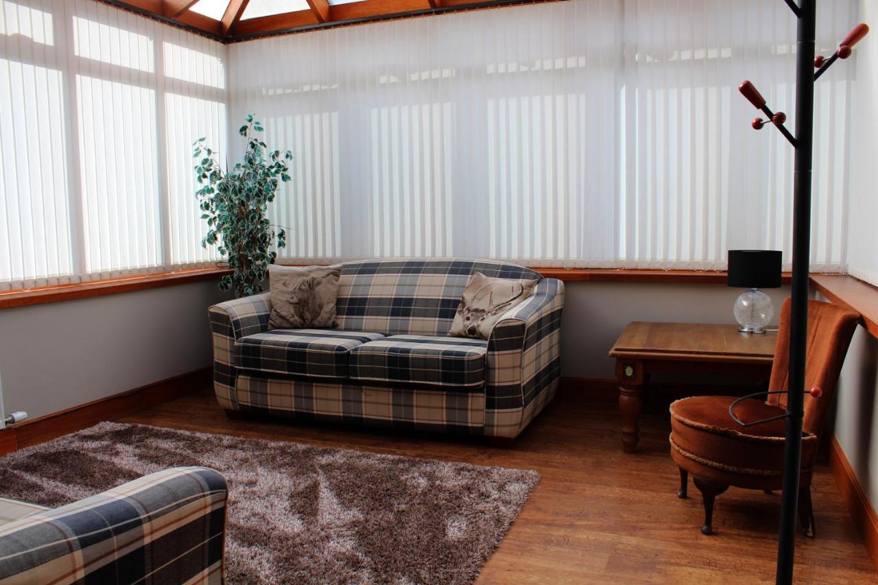 Smiddy Lodge *